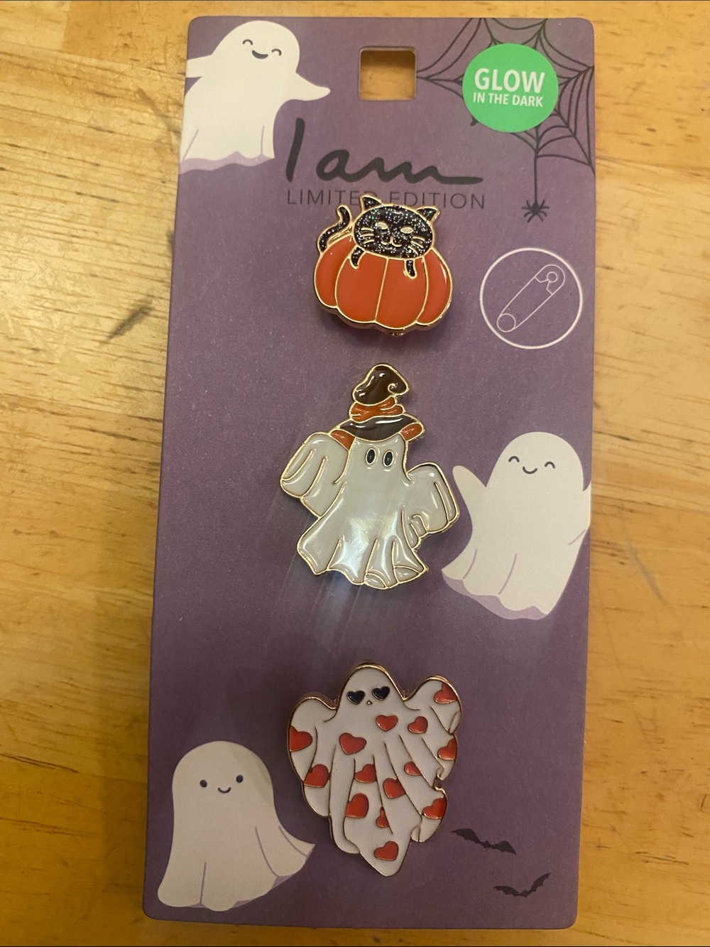 Halloween Pin Set of 3 Glows in dark- pumpkin & ghosts. NWT